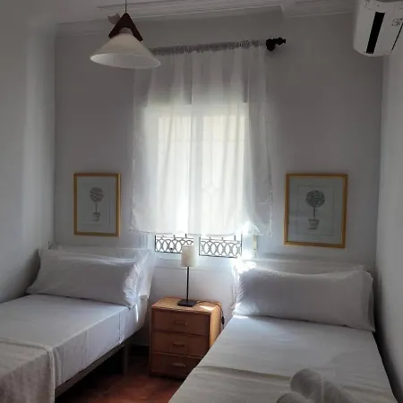 Nerja Tamango Hill 9 Silhouse *